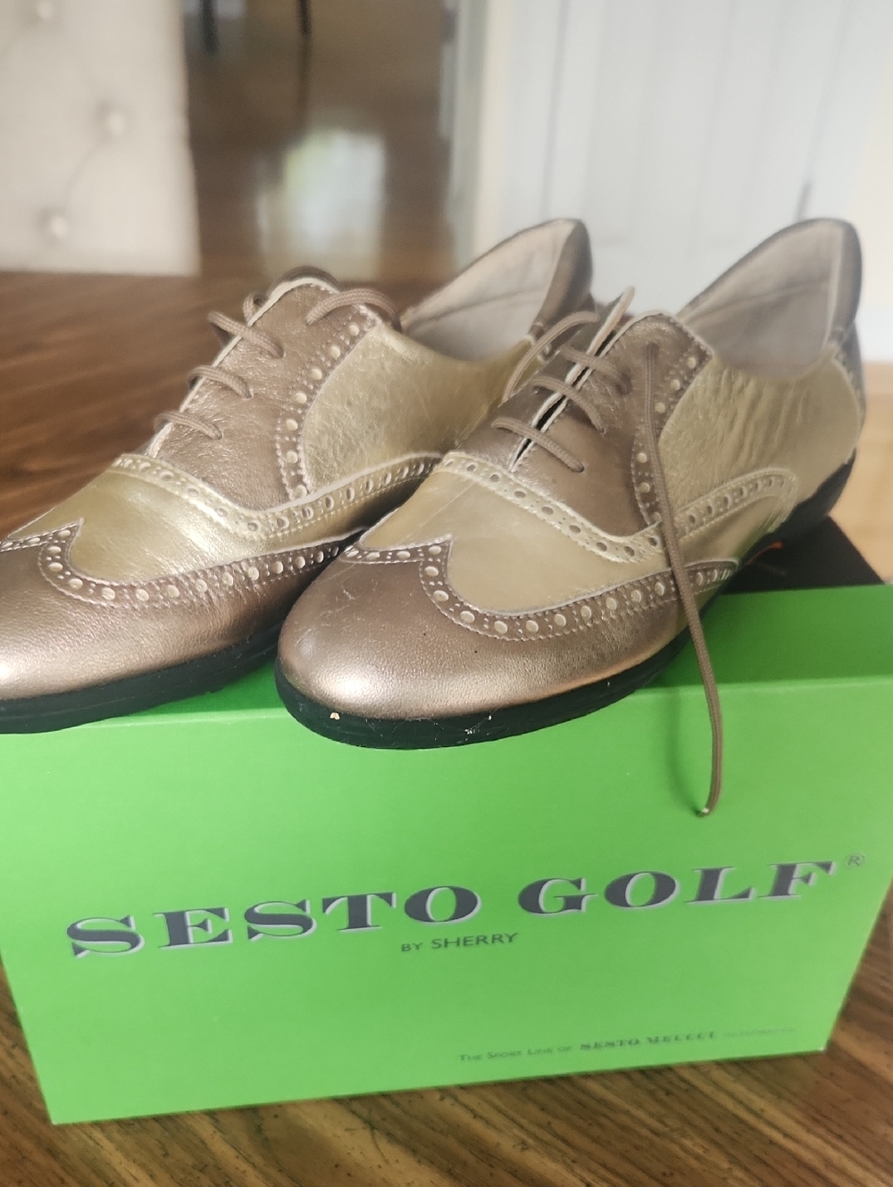 NWT-Sesto Golf Women's Metallic Taupe Two-Tone Oxford Athletic Shoes